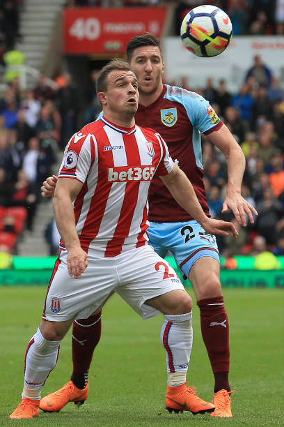 高开低走 高开低走