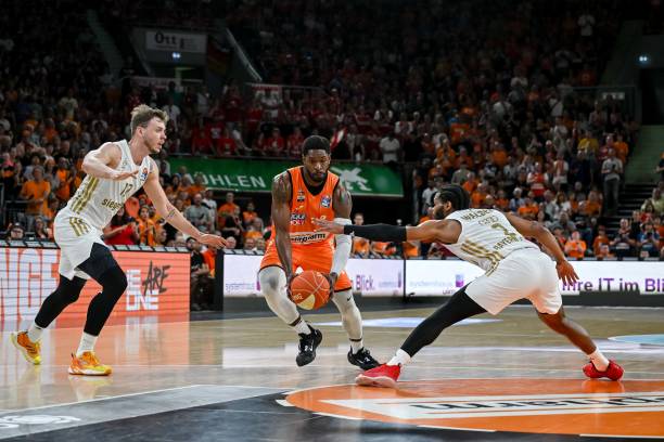 新疆队近年 新疆队近年