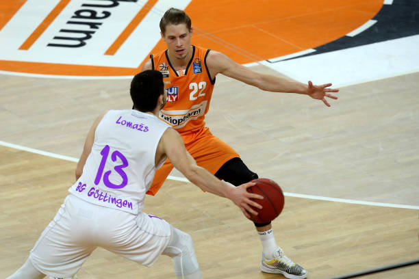 尽管哈兰德 尽管哈兰德